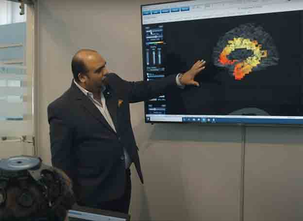 Jay-Dhaliwal-feltalalo-a-neurologia-minden-mas-fizikai-funkcionkat-feluliro-hatasat-mutatja-be-ebben-a-videoban